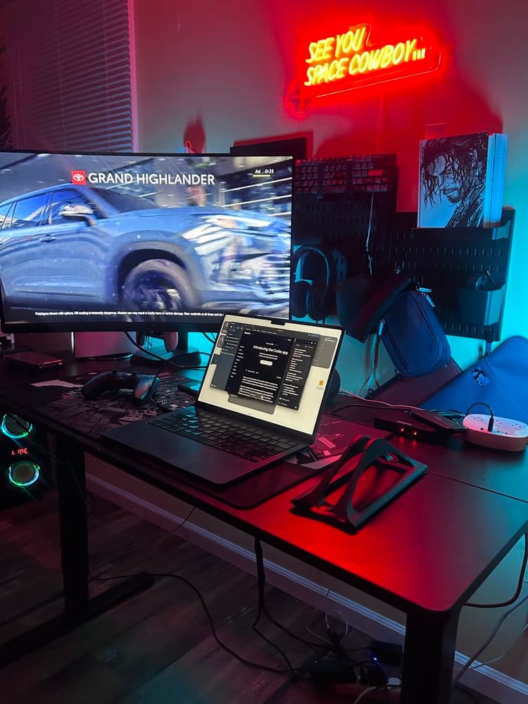 Build Desk preview
